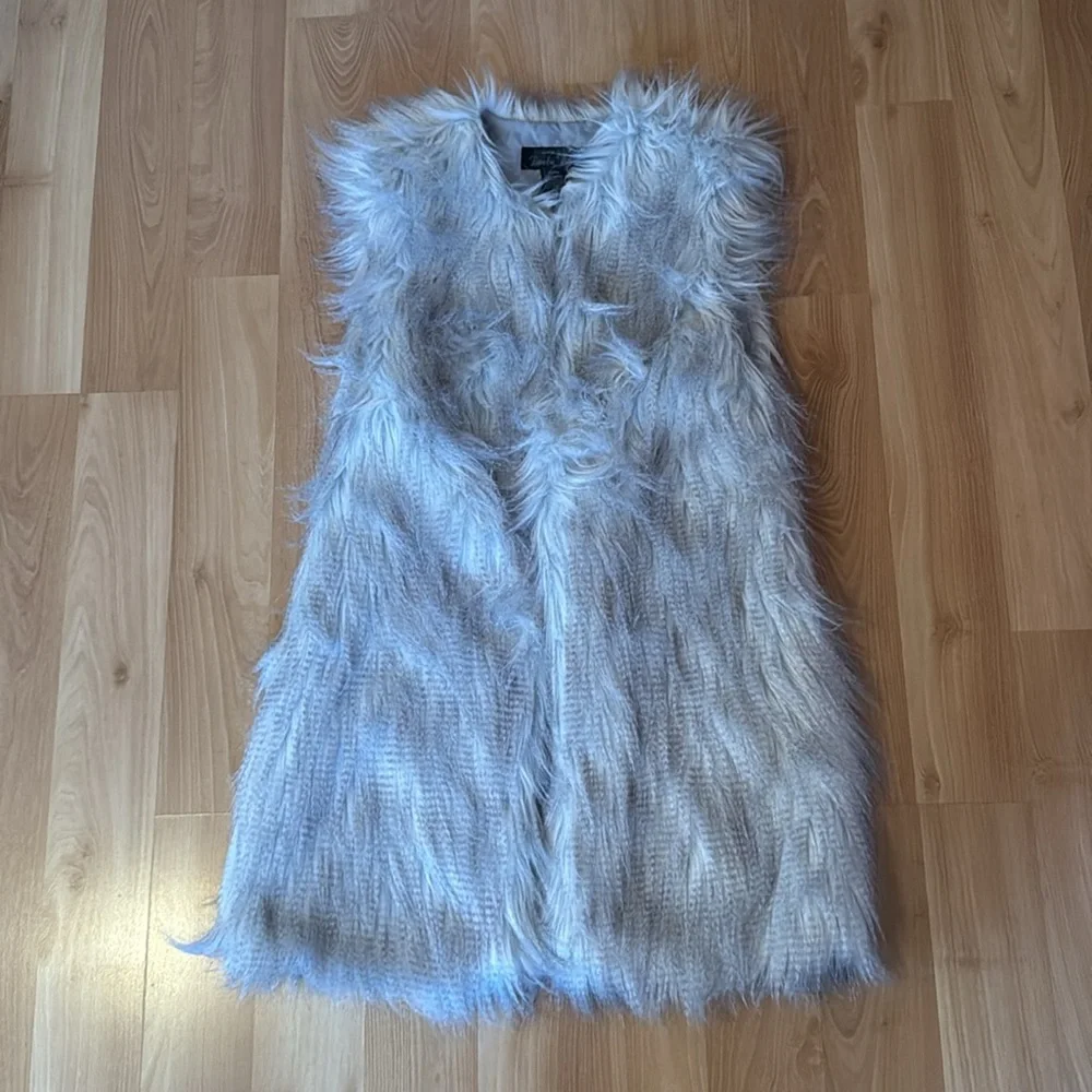 Brandon Thomas Silver Faux Fur Vest_2